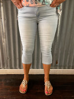 JB Light Blue | Mid-Rise | Skinny Fit Capri